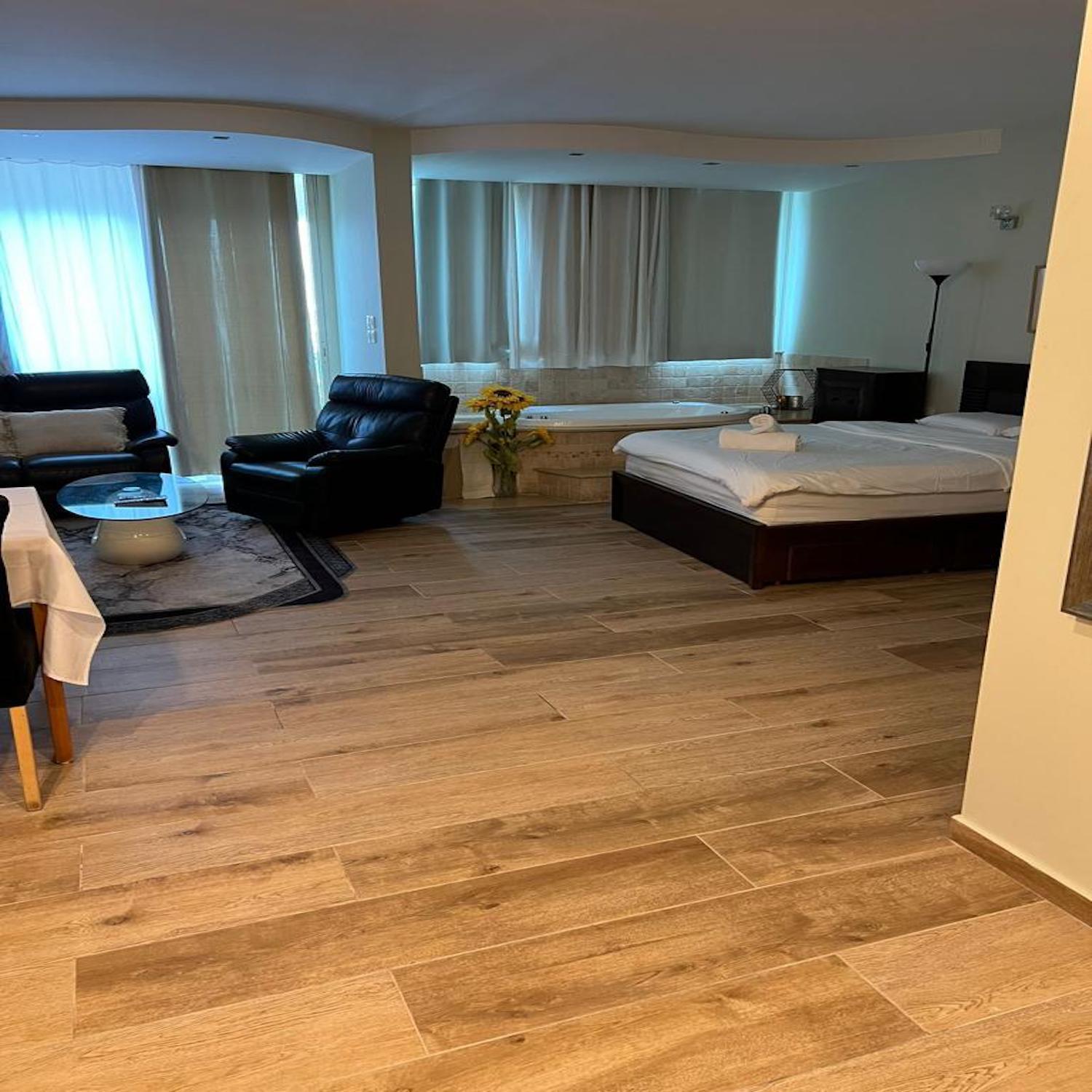 Caesarea Inn エクステリア 写真